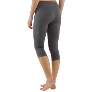 LULULEMON ATHLETICA In The Flow Crop in Heathered Soot Light Size 6